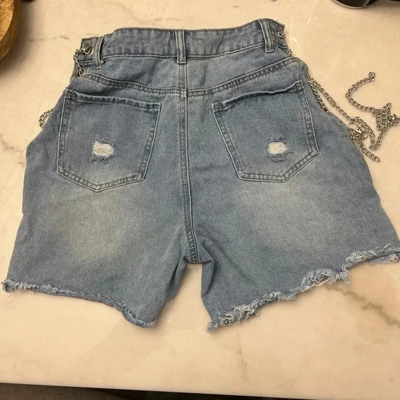 SHEIN Women’s Y2K style distressed denim shorts with chain detailing size medium - Picture 3 of 6